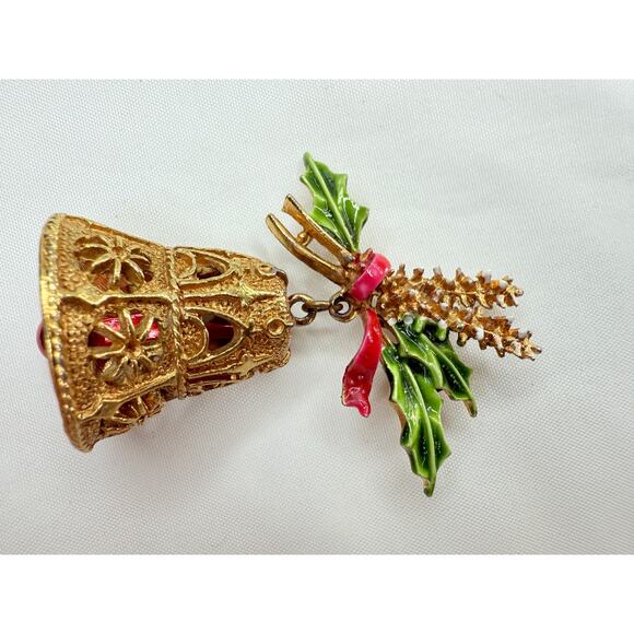 Vintage ART © Signed Christmas Bell & Holly Brooch - Picture 4 of 9
